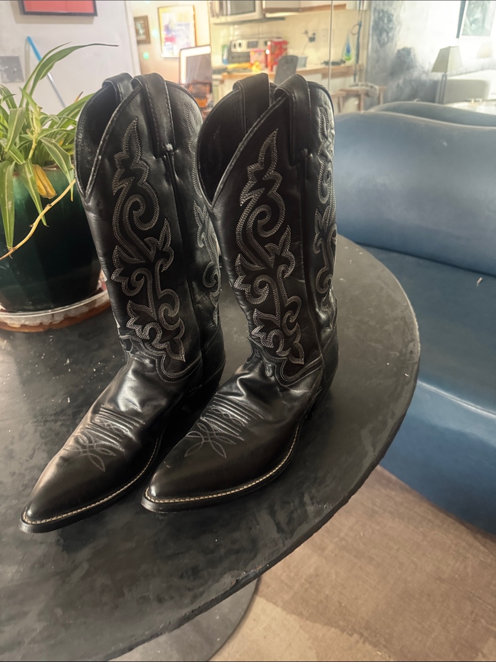 Justin Boots Black Leather Cowboy Boots with Silver Stitching